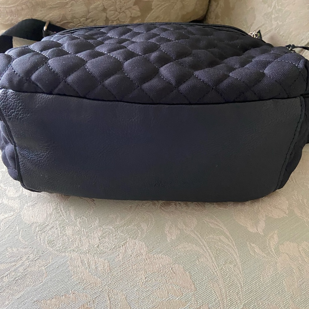 Lily Bloom Black Quility Crossbody Bag - Picture 4 of 16